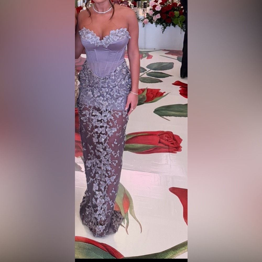 Elegant Lace Evening Gown